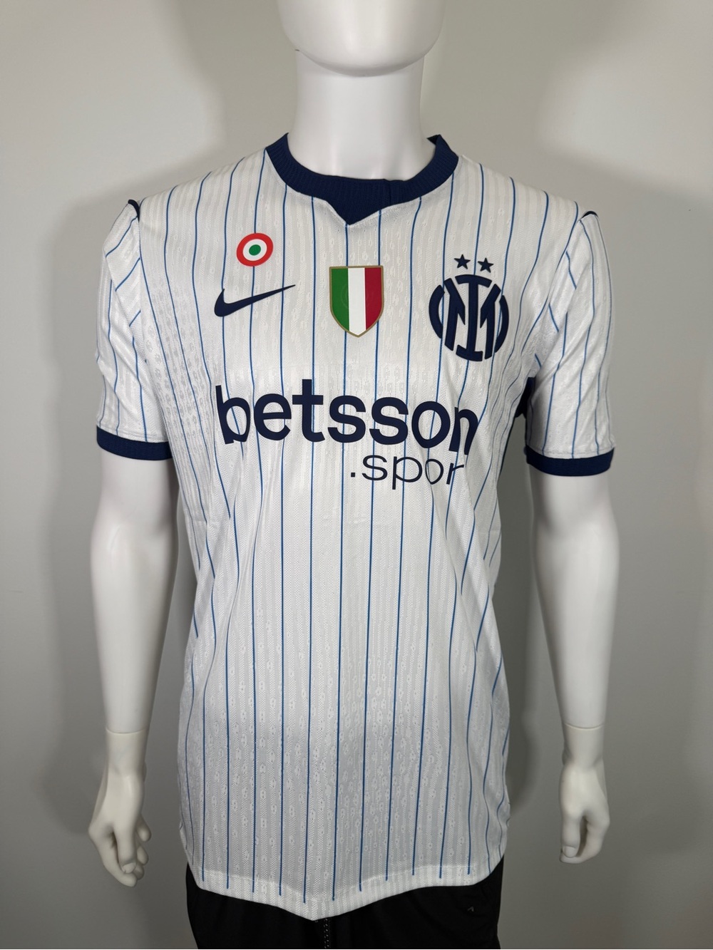 Nike Men’s inter Milan jersey- medium